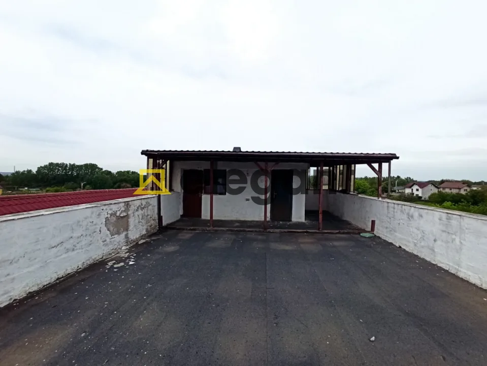 Casa cu spatiu comercial la principala, 216 mp utili, Simnicul de Sus — imagine 14