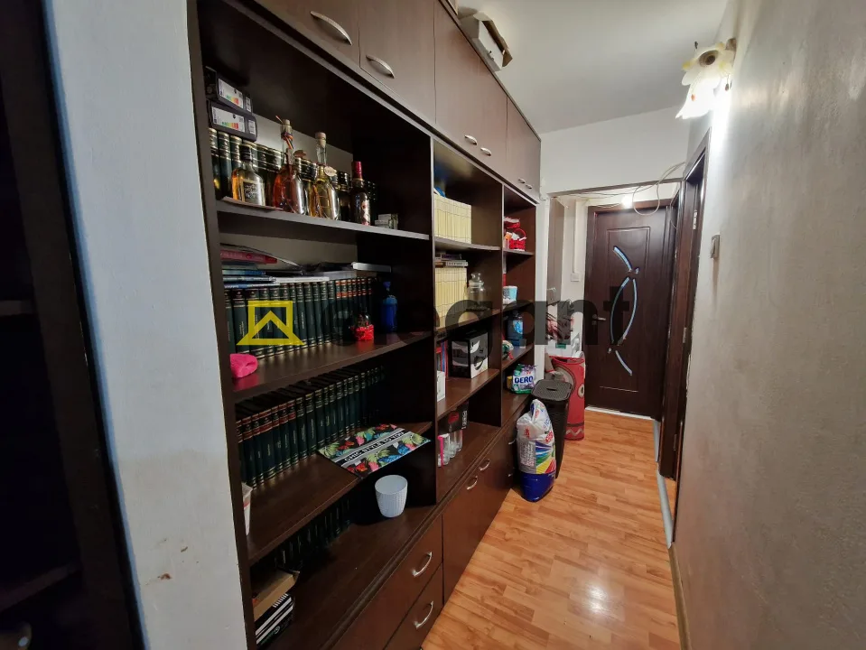 4 camere, AC, centrala, parcare privata, Craiovita-Orizont — imagine 14