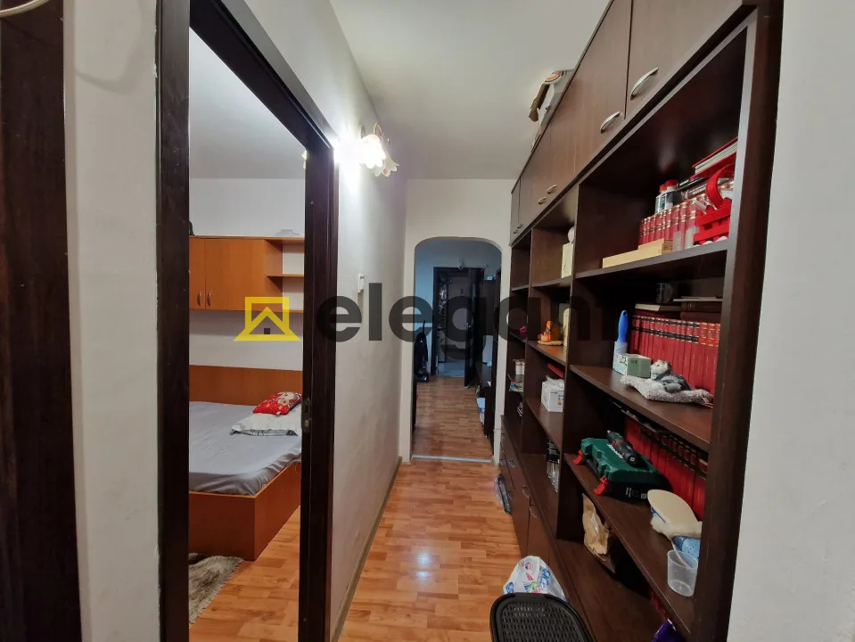 4 camere, AC, centrala, parcare privata, Craiovita-Orizont — imagine 13